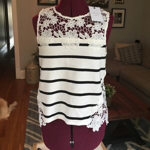 Adorable striped top with lace details